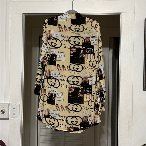 Gucci Logo Patchwork long sleeve blouse/ dress in Cream and Black. Eye catching! - Picture 2 of 2